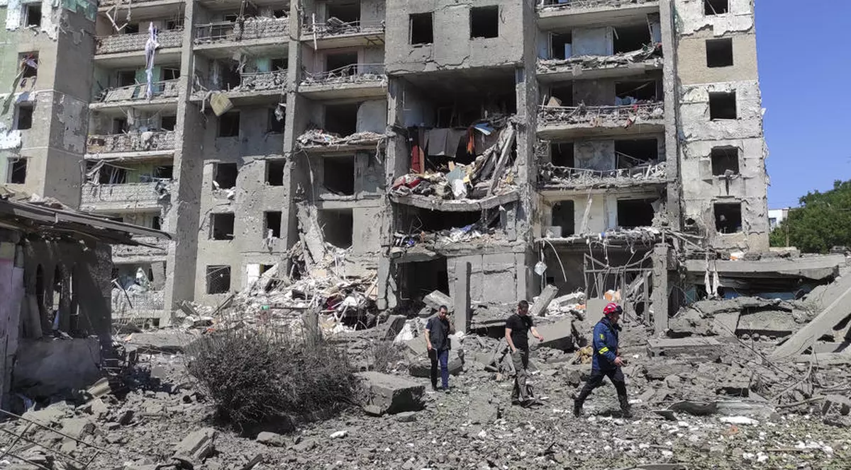 Război în Ucraina, ziua 129 | Lukașenko acuză Ucraina că a vrut să atace Belarus cu rachete. Lupte violente la Lisiciansk