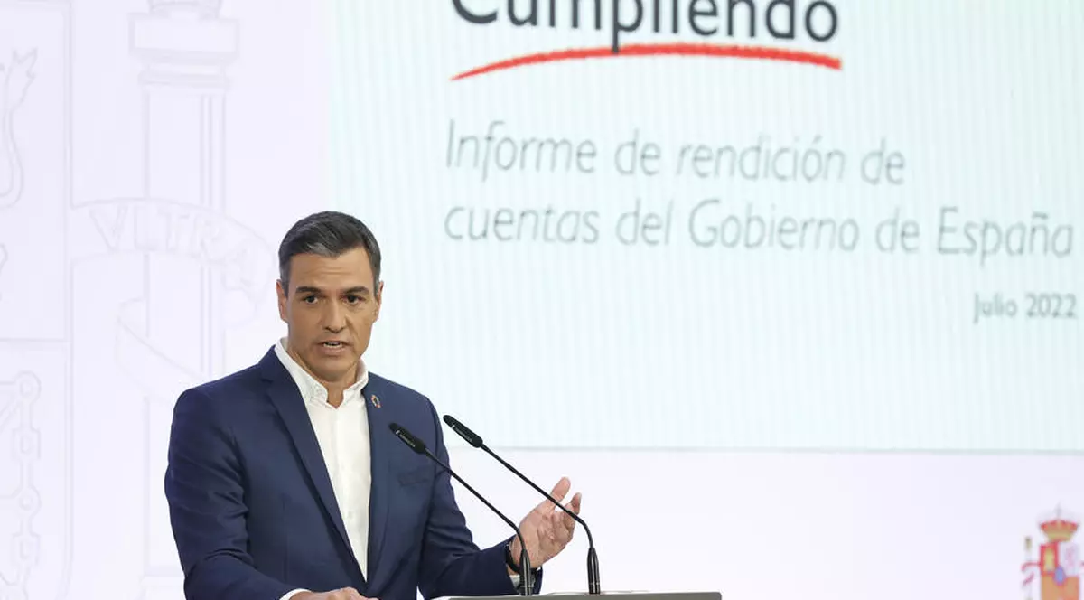 Premierul spaniol le cere oamenilor să renunțe la cravată pentru a putea economisi energie