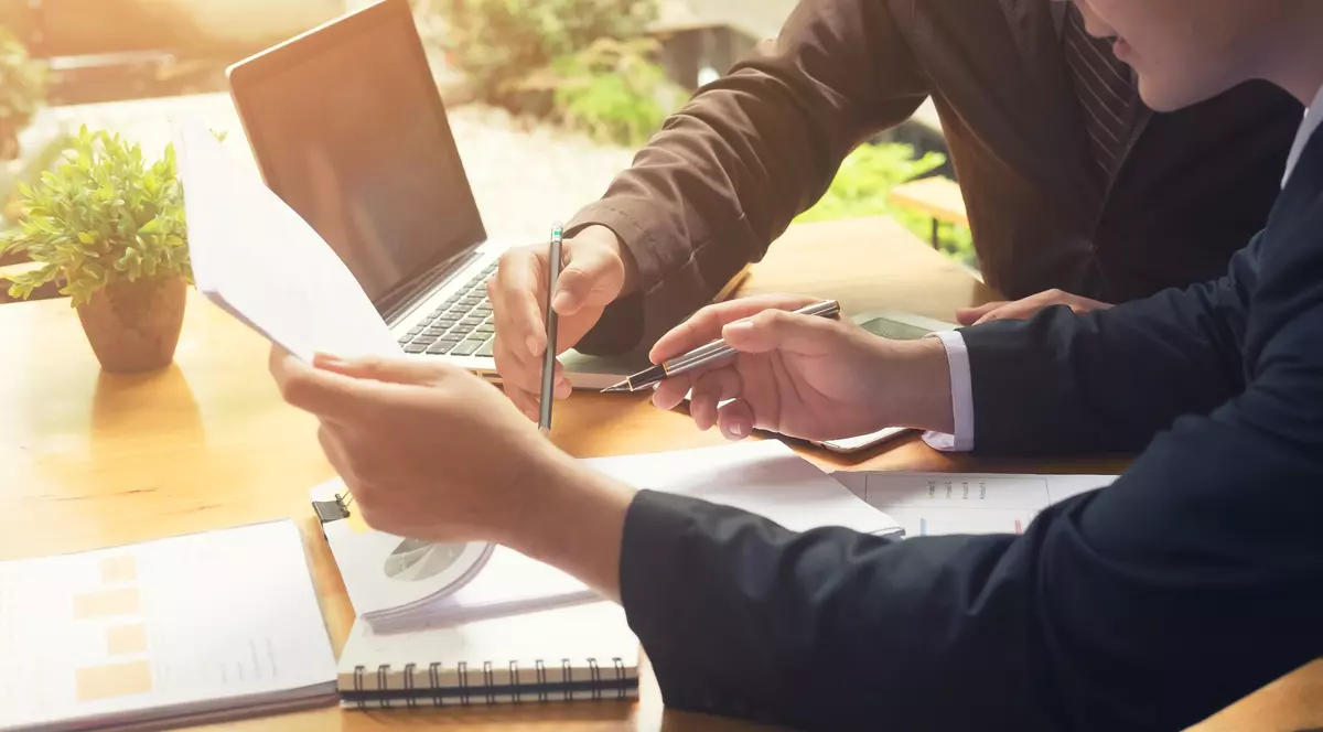 Acuzații de nepotism în cadrul uneia dintre cele mai mari firme de consultanță din lume: „Vacanțe pentru copiii șefilor. O bătaie de joc”