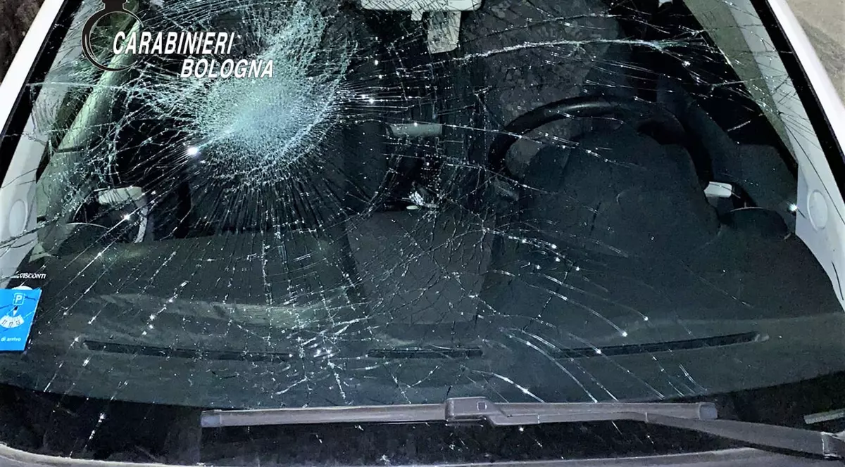 Româncă bătută de soț în Italia, din cauză că nu a vrut să se plimbe cu el. „Violența fizică și psihologică durează de 20 de ani”