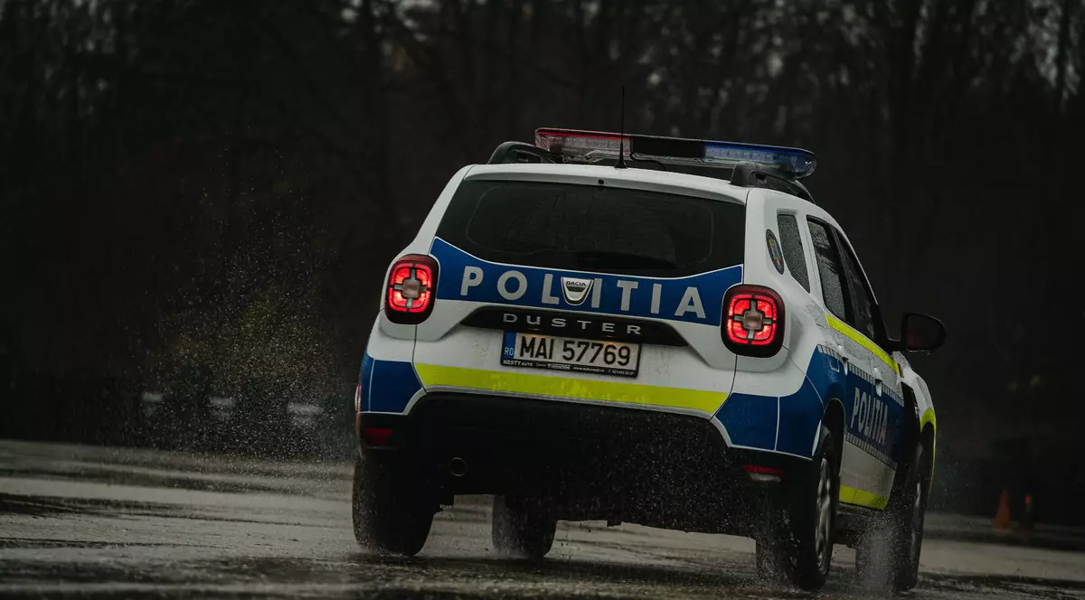 Un bărbat din Gorj şi-a lovit tatăl cu toporul în cap. De la ce a pornit conflictul