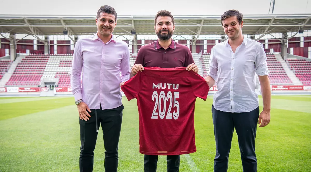 Adrian Mutu și-a prelungit contractul cu clubul Rapid. Până când este valabilă noua înțelegere