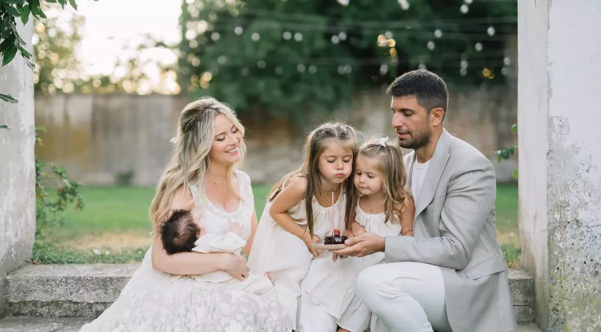 Vera, fetița Laurei Cosoi a împlinit 2 ani. Mesajul transmis de mama ei. „Să ții minte că viața înseamnă să iubești”