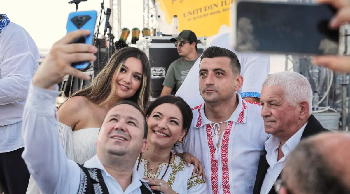 România TV, lider de audiență pe țară, sâmbătă. A transmis în detaliu nunta lui George Simion