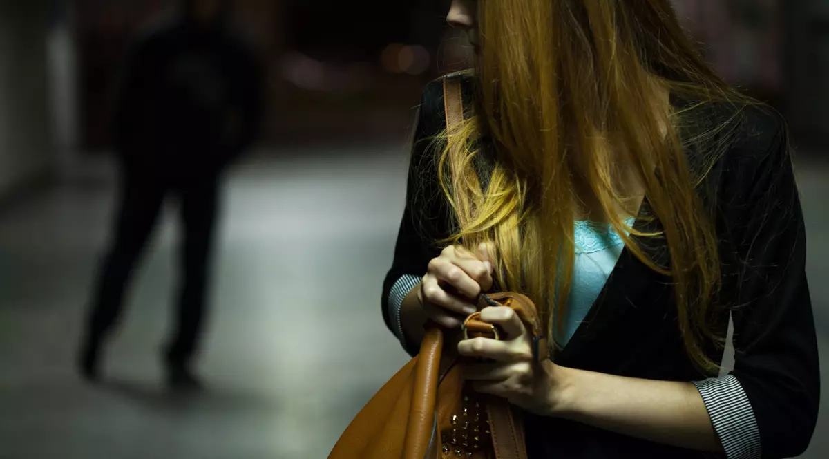 Un necunoscut a filmat-o în metrou. Utilizatorii TikTok au decis că are variola maimuței: „Am fost făcută și leproasă când eram mică”