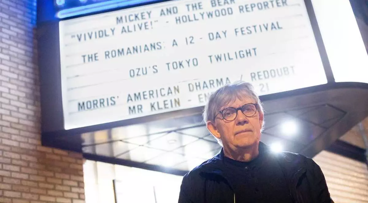 Co-autorul versurilor albumului „Cantafabule” al trupei Phoenix, Andrei Ujică, scandalizat de declarațiile lui George Simion pe tema „imnului AUR”