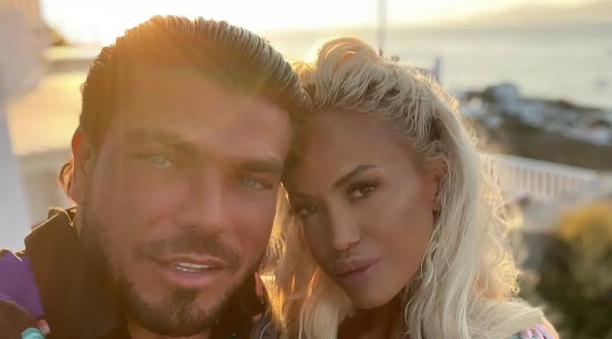 Anda Adam și iubitul