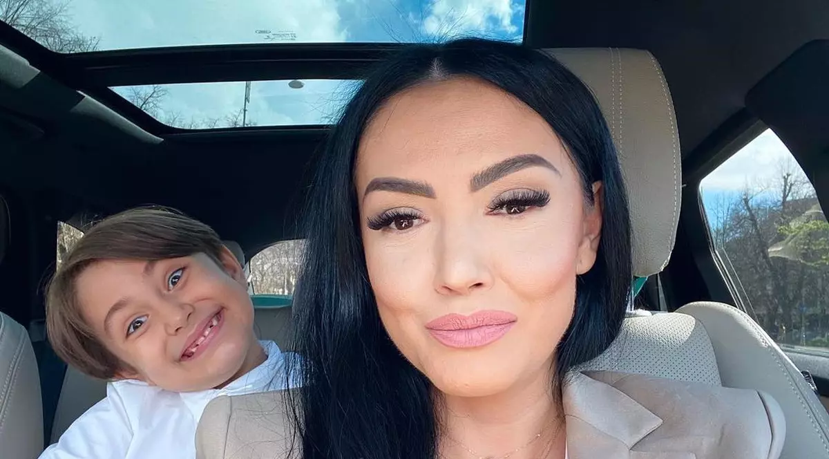 Băiețelul Andreei Mantea a început școala. David merge la privat: „El e în clasa a III-a B”