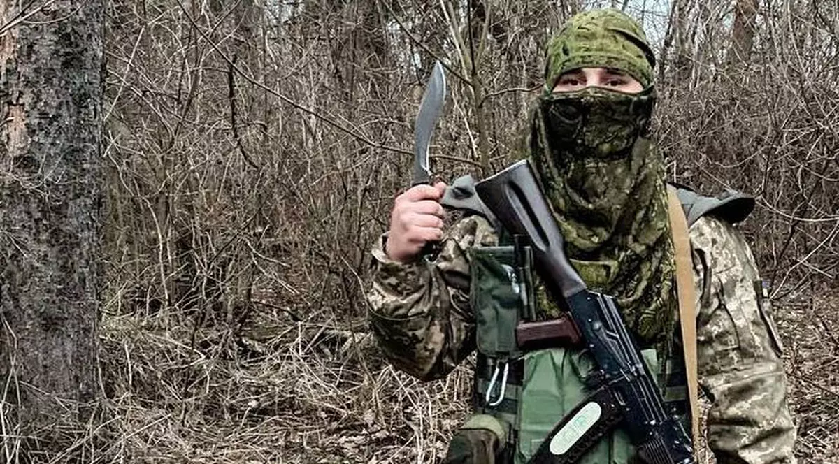 Confesiunea unui soldat de 20 de ani din batalionul Azov: „Nu suntem cyborgi. Nu suntem din metal sau granit. Sângerăm și simțim frica. Și totuși continuăm să luptăm”