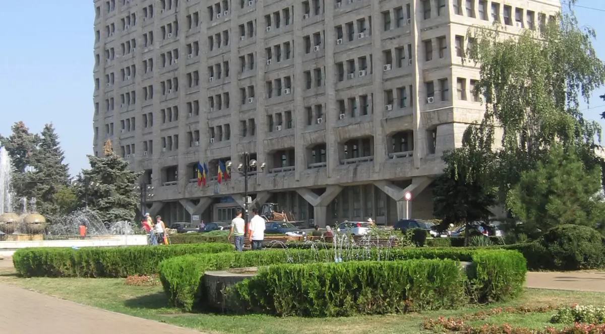 Scandalul apei calde din Ploiești. Consiliul Județean ar fi dat în judecată operatorul de termoficare la o instanță greșită