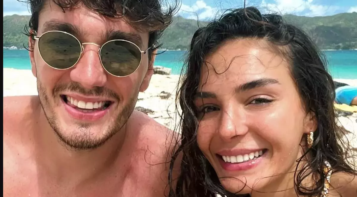 Ebru Șahin, actrița din „Hercai”, și baschetbalistul Cedi Osman, lună de miere de vis