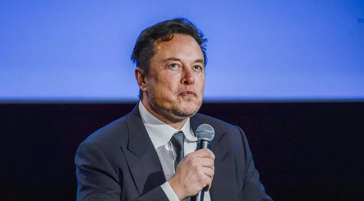 Sute de angajați Twitter au demisionat după ce Musk i-a anunțat noua strategie de muncă, cu „mai multe ore și mai intense”