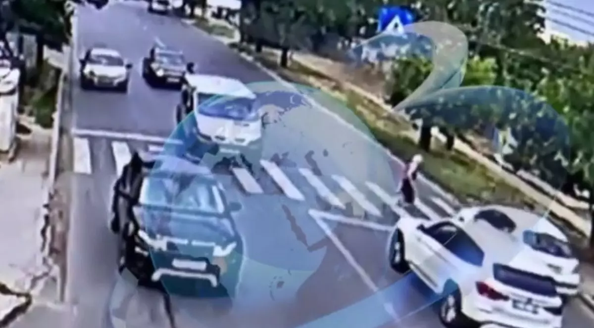 VIDEO Femeie lovită mortal pe o trecere de pietoni, în Popești Leordeni. Captură: Antena 3