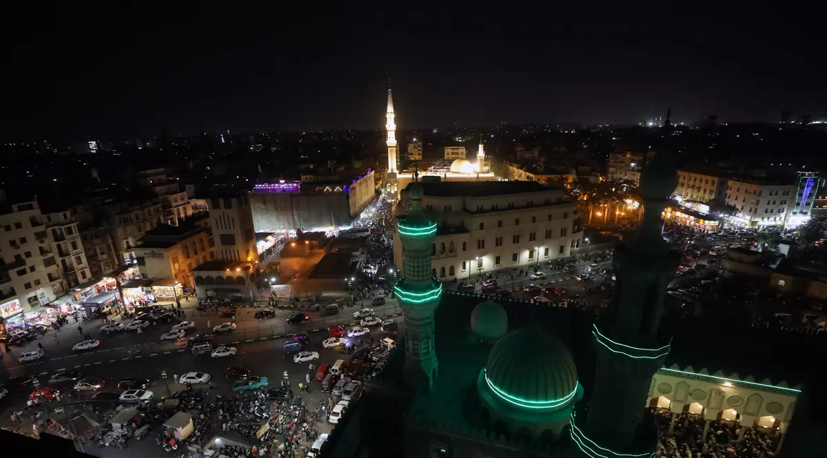 Egiptul restricționează drastic consumul de curent electric, pentru a exporta mai mult gaz în Europa și a-și crește încasările valutare