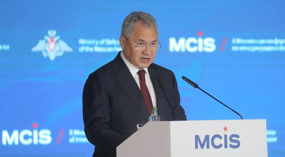 Serghei Şoigu consideră că posibila interzicere a vizelor turistice pentru ruși la nivelul UE este o "politică nazistă"