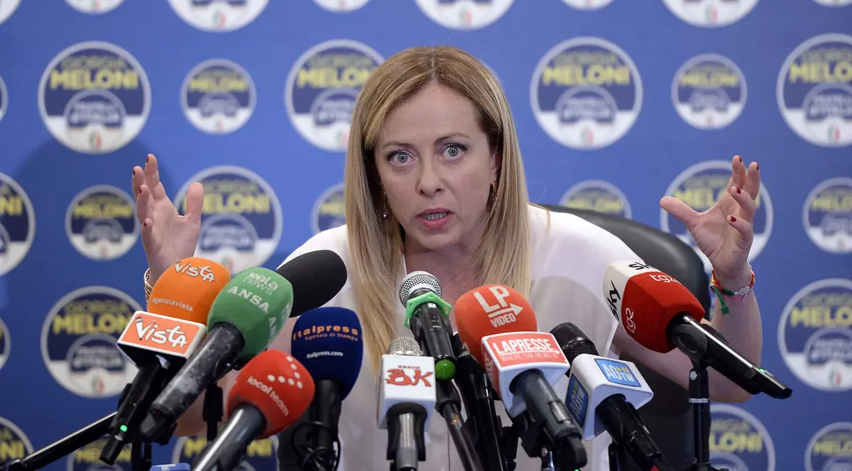 O postare cu un videoclip în care o femeie este violată, publicată de posibilul viitor premier al Italiei, Giorgia Meloni, stârnește rumoare