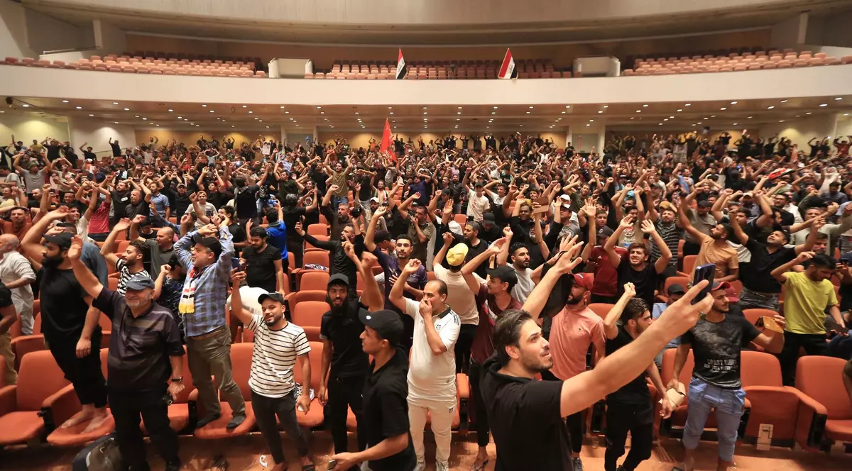 15 manifestanți, uciși în Zona Verde a Bagdadului, după ce liderul șiit Moqtada al-Sadr a anunțat că se retrage din politică