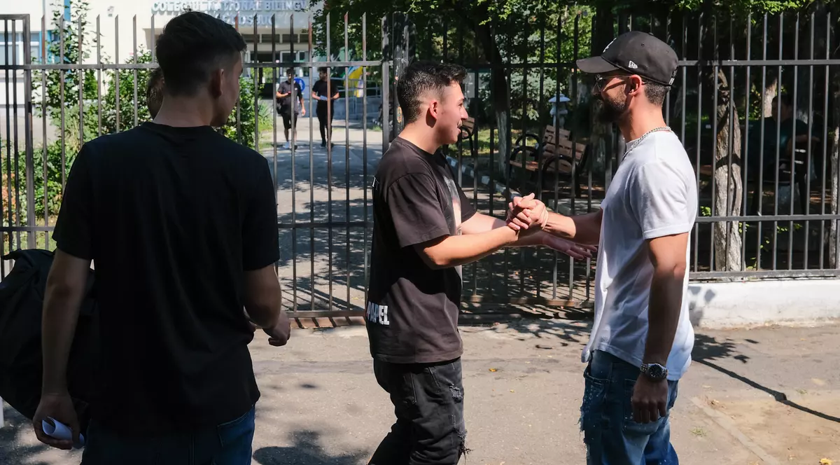 A doua zi a Bac-ului de toamnă. „Ce ați făcut ca să compensați pierderile din școala online?”. „Meditații”