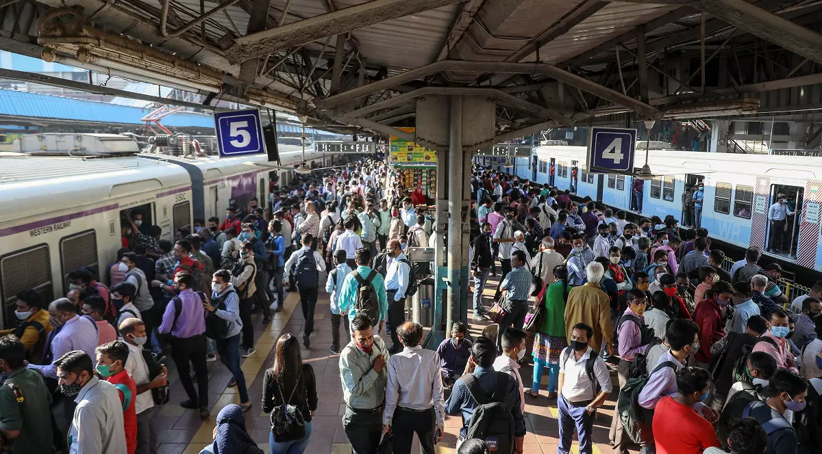 Un bărbat s-a judecat 22 de ani pentru că a plătit 24 de eurocenți mai mult biletul de tren, în India, și a câștigat procesul