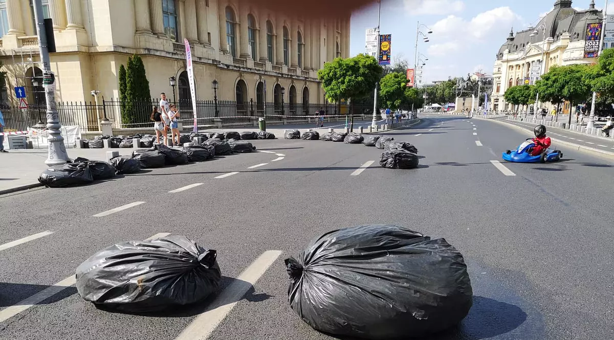 De ce au apărut pe pista de karting „saci de gunoi” pe post de obstacole? „Am vrut ceva mai estetic, dar nu am găsit”