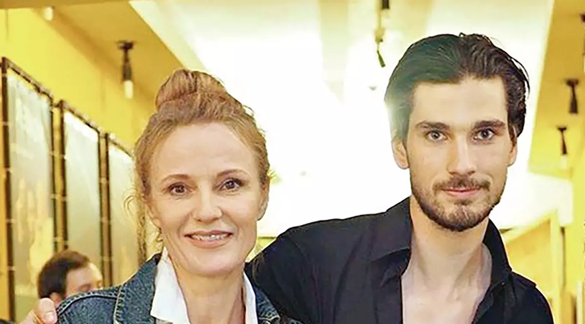 Gestul făcut de Anghel Damian după ce au apărut imagini cu el și Theo Rose în timp ce se sărutau. Regizorul s-a iubit 8 ani cu actrița Lia Bugnar