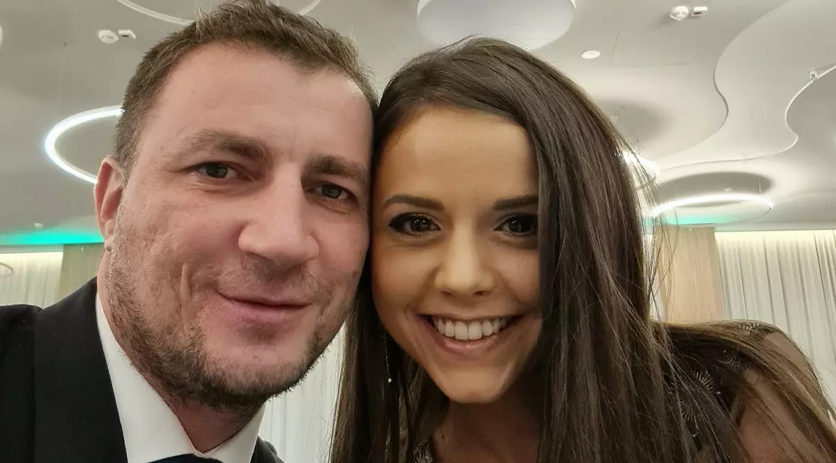 Marian Godină și-a botezat fetița la Brașov. Ce nași celebri are Maria. Imagini de la eveniment