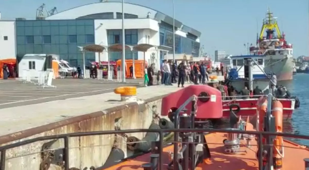 Operațiune de salvare în Marea Neagră: navă cu peste 60 de migranți la bord, descoperită în apropiere de Vama Veche