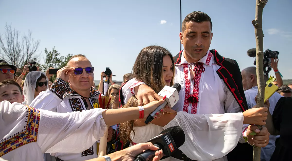 Câți bani susține George Simion că a strâns de la nuntă. ”Îi voi trece transparent în declarația de avere”