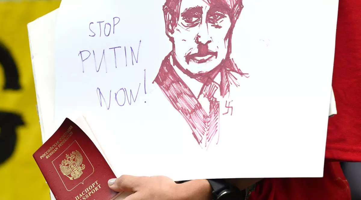 Interzicerea vizelor pentru ruși va încetini emigrarea. Dar dacă îi convine lui Putin?