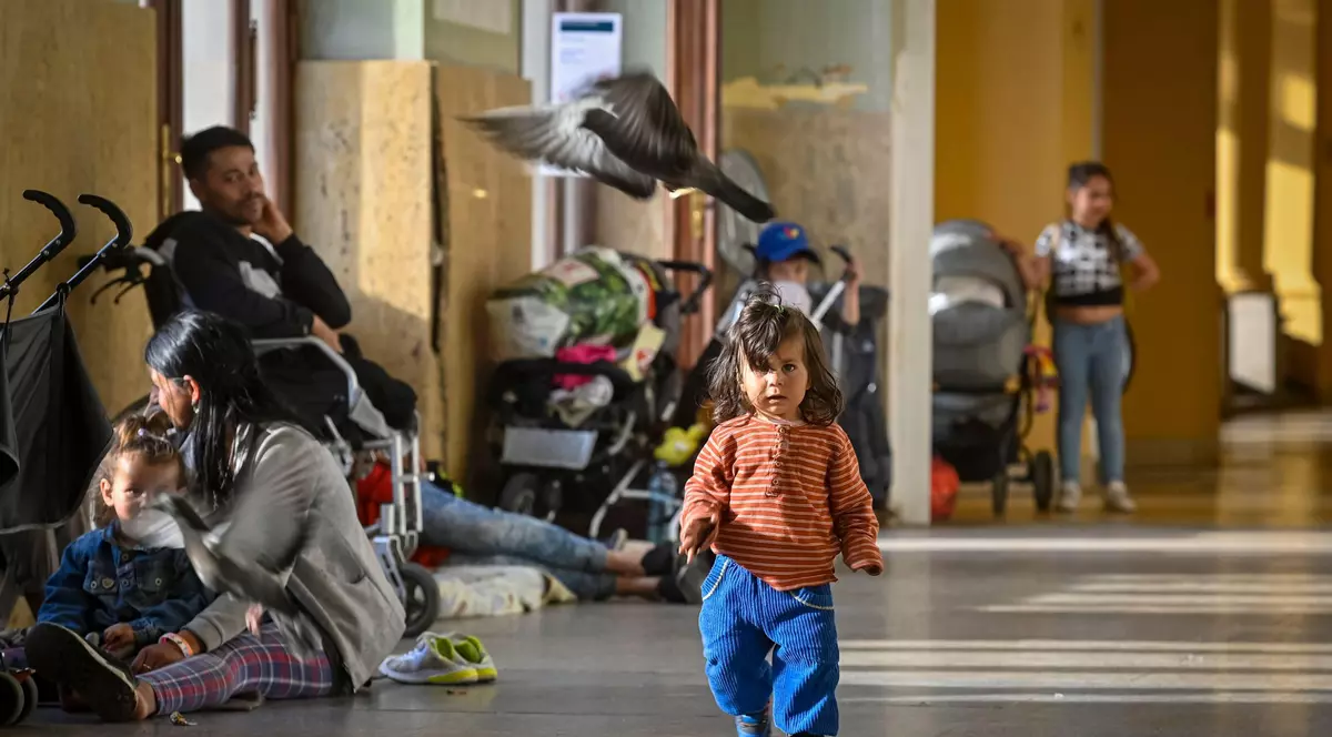 „Voi nu sunteți refugiați”. Reportaj CNN despre discriminarea romilor ucraineni care ajung la București și în alte orașe europene