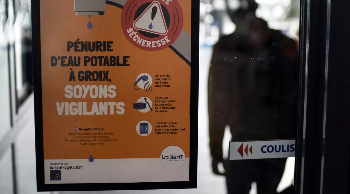 Peste 100 de localităţi din Franţa au rămas fără apă potabilă din cauza „secetei istorice”. Foto: Profimedia