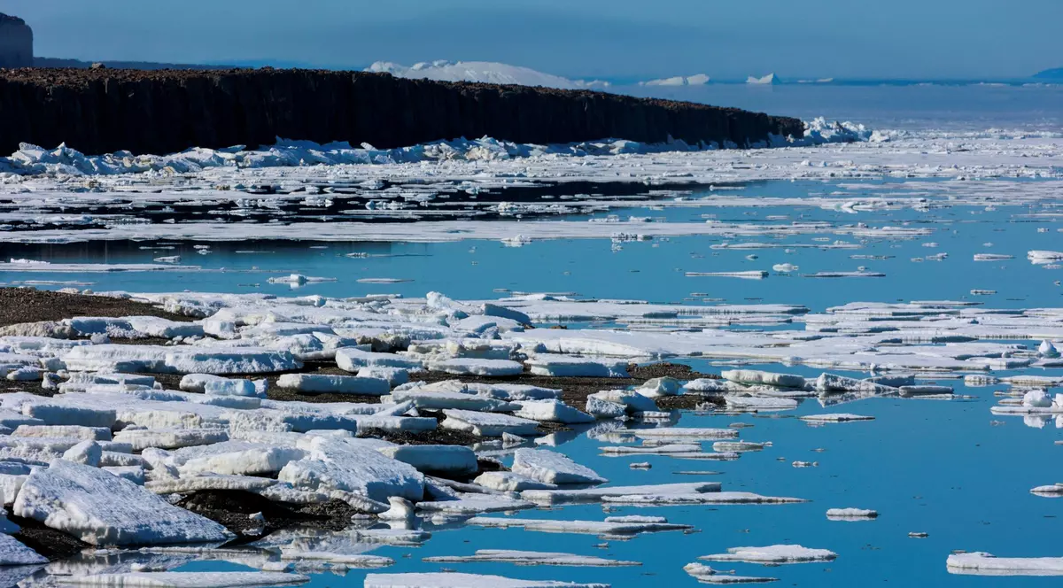 „Vânătoare uriașă de comori” în Groenlanda, după ce gheața a început să se topească. Cine sunt miliardarii care o finanțează