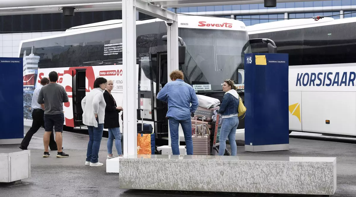 Finlanda a anunțat că limitează numărul de vize turistice acordate rușilor. Câte cereri a primit anul acesta