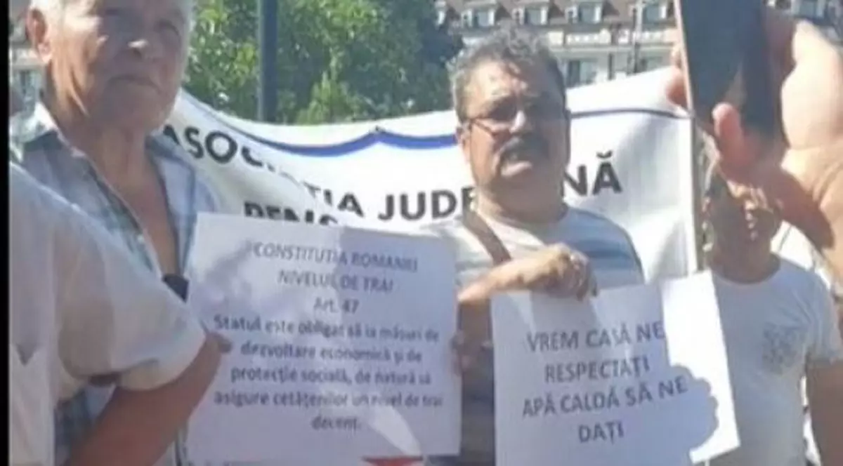 Protest la Ploiești, după ce apa caldă a fost oprită pentru o lună în aproape tot orașul