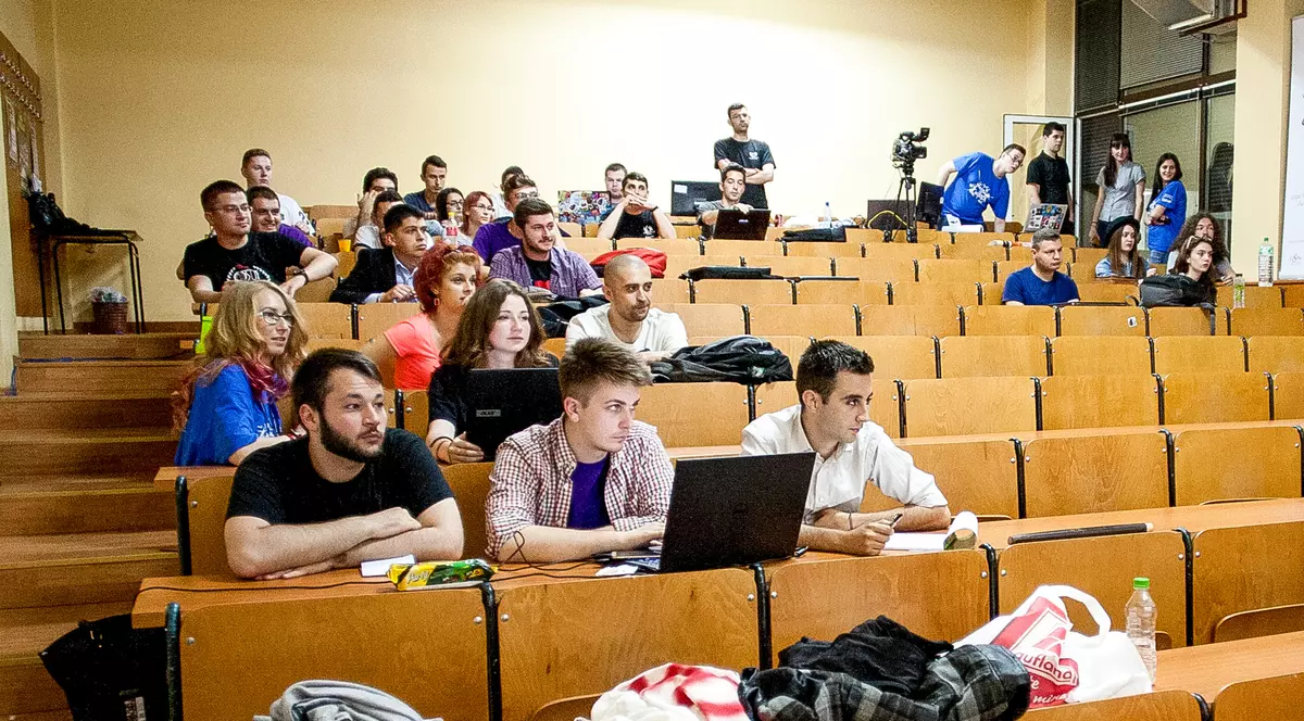 Vicepreședintele Uniunii Studenților Europeni: „Nu vrem ca Chat GPT să ne ducă înapoi la metodele de evaluare în care trebuie să tocim”