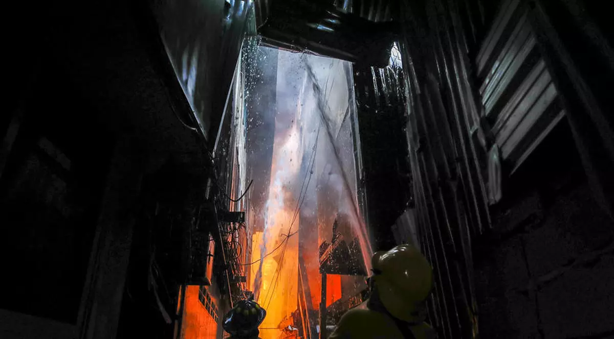 13 morți și 35 de răniți în urma unui incendiu dintr-un club din Thailanda. Focul, stins după 3 ore