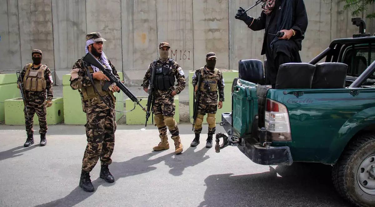 Talibanii au eliberat doi deținuți americani, închiși în Afganistan. Washingtonul a salutat „gestul de bunăvoință”