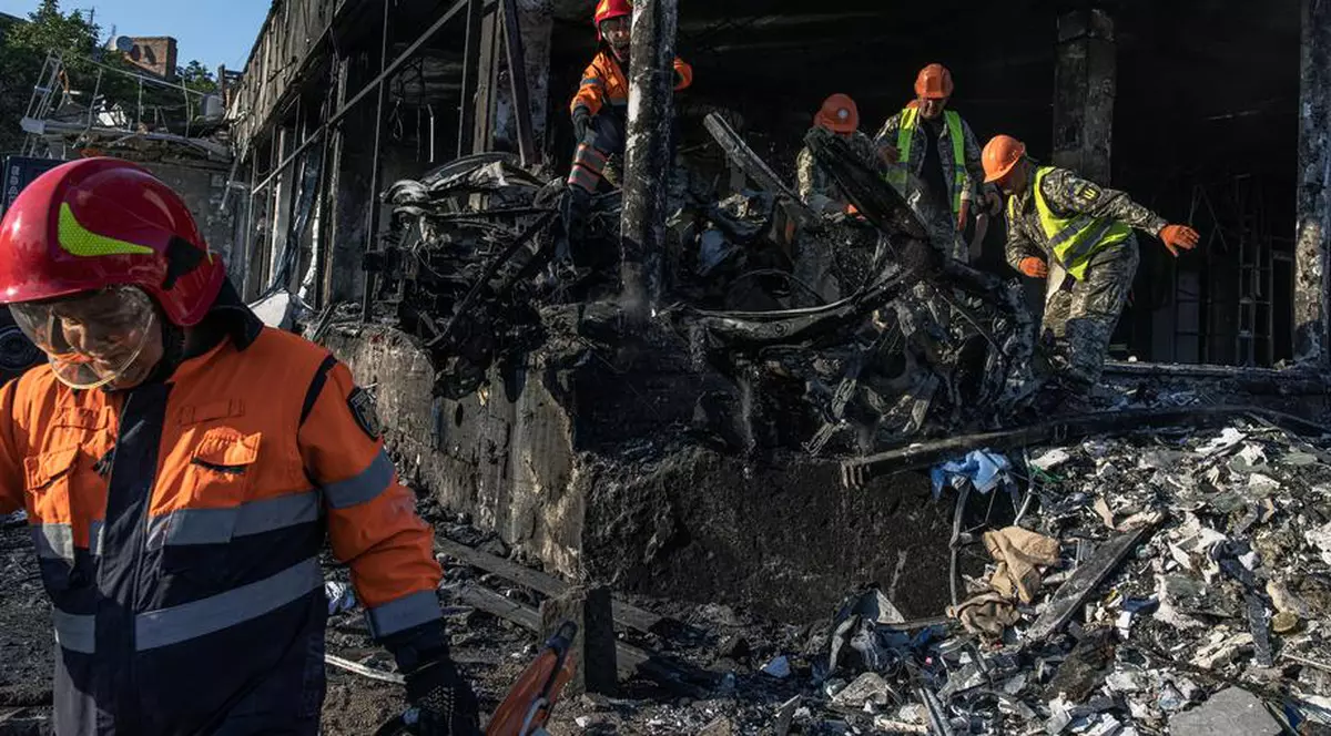 Rusia va intensifica atacurile împotriva Ucrainei zilele următoare, vizând deopotrivă clădiri civile și guvernamentale, avertizează SUA