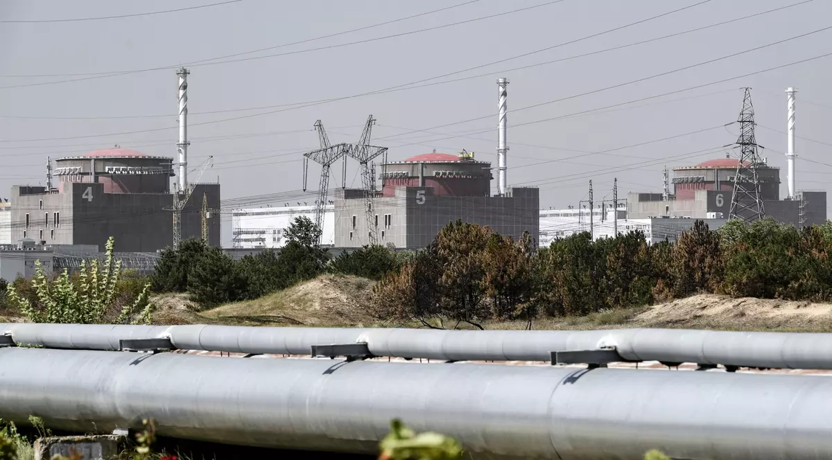 Ping pong cu o uzină nucleară și un viitor cu măștile de gaze pe chip