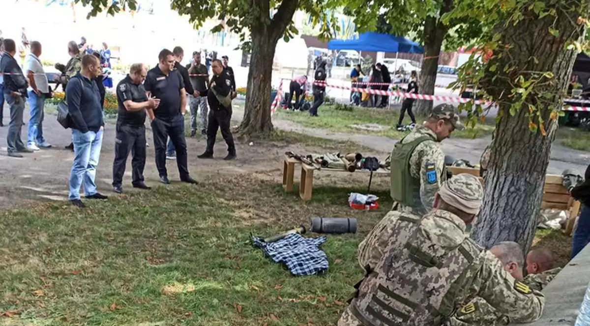 Patru copii care participau la o expoziție de tehnică militară în Cernihiv au fost răniți, după ce un lansator de rachete s-a descărcat accidental