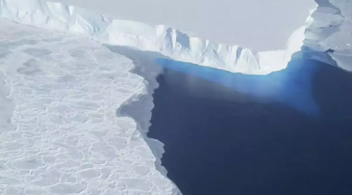 VIDEO „Ghețarul Apocalipsei se mai ține de un fir de păr”, avertizează mai mulți experți