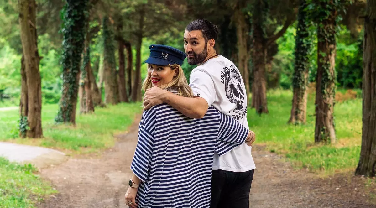 Gina Pistol și fiica ei, Josephine, singure în vacanță. Smiley nu le-a însoțit. „Andrei nu a putut veni”