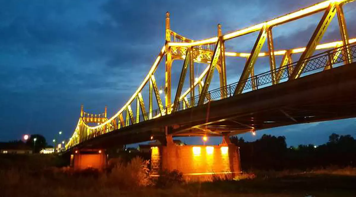 Primăria Arad renunţă la iluminatul clădirilor pentru a economisi energie