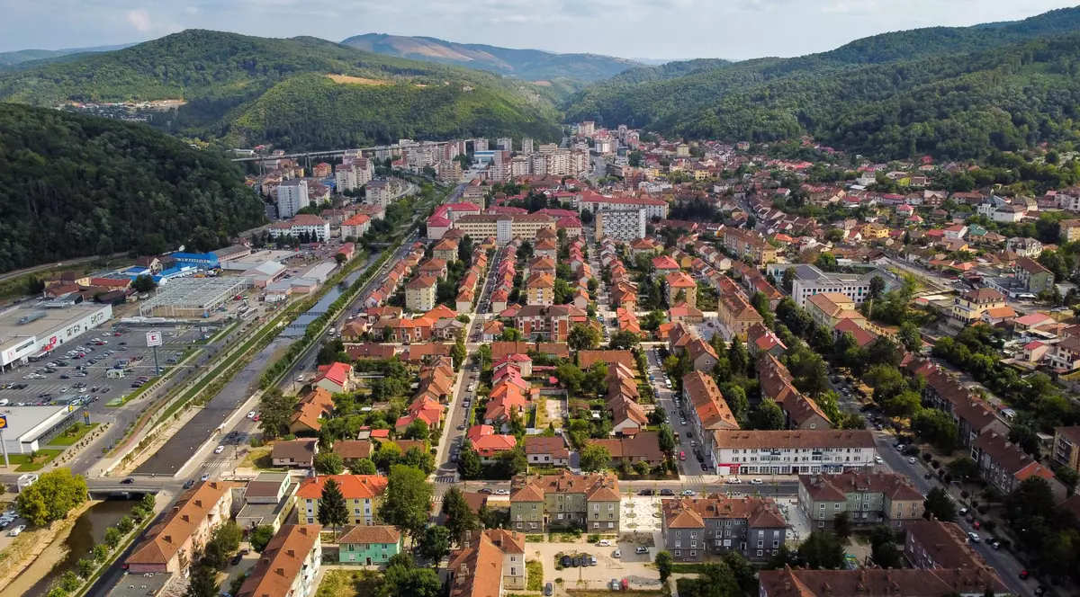 Reșița, primul oraș din România în rețeaua UNESCO Learning cities. Au introdus cursuri de robotică de la cele mai mici clase până la liceu