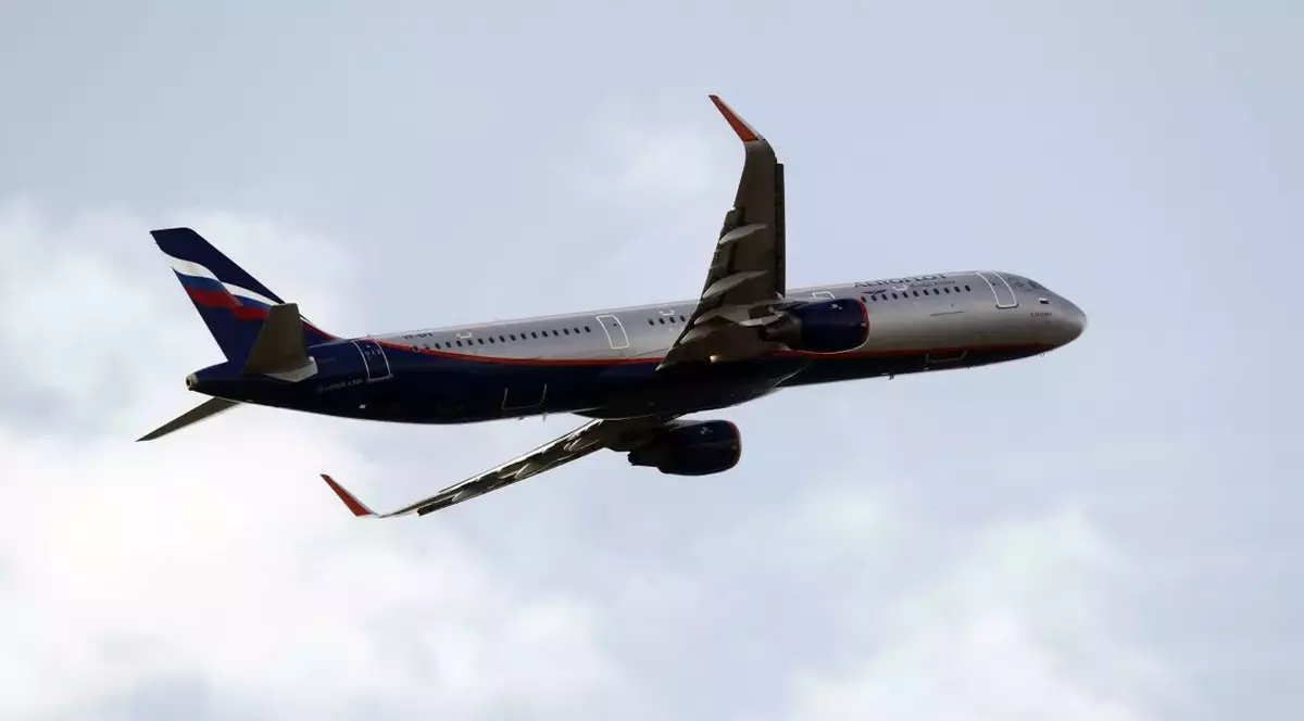 VIDEO Rușii caută să plece din țară: biletele de avion pentru zborurile în străinătate s-au epuizat. Un site spune unde se mai pot refugia rușii