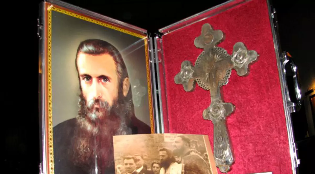 Posesorii mărcii Arsenie Boca așteaptă sentința definitivă în dosarul în care au fost condamnați pentru rele tratamente aplicate minorului. „Dosar la ordinul BOR”, zic ei