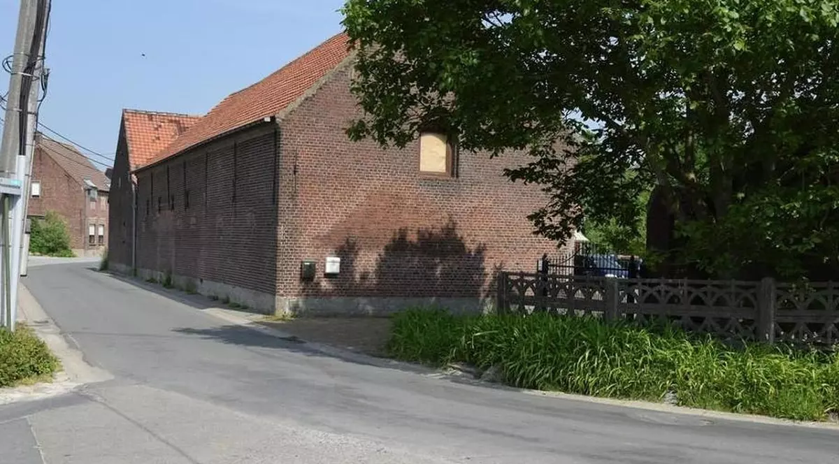 100 de oameni, inclusiv figuranți, aduși la reconstituirea unei crime între români, în Belgia. O stradă e închisă toată ziua