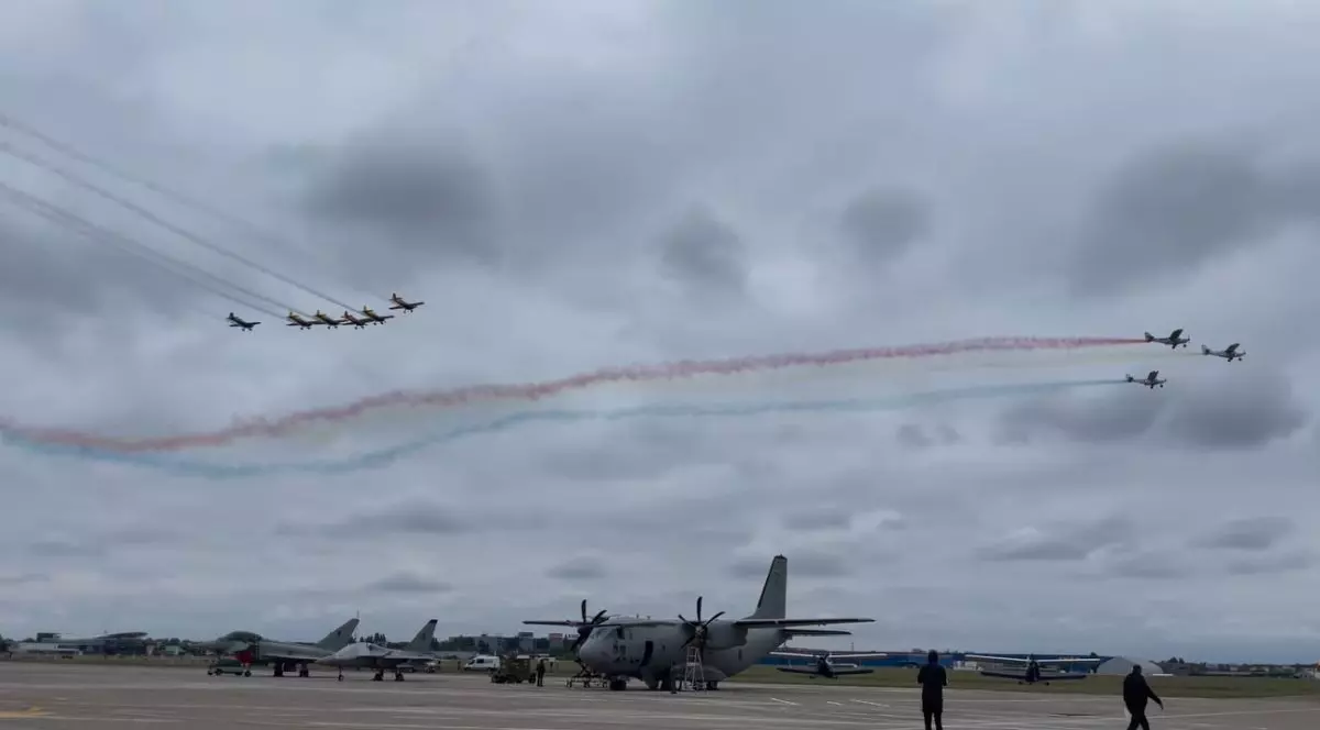 BIAS 2022. Acrobații pe cerul Capitalei în cel mai mare spectacol aerian din România