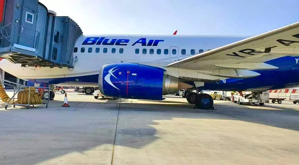 Blue Air, mii de plângeri din partea clienților și o amendă-record. Problemele companiei din ultimii ani