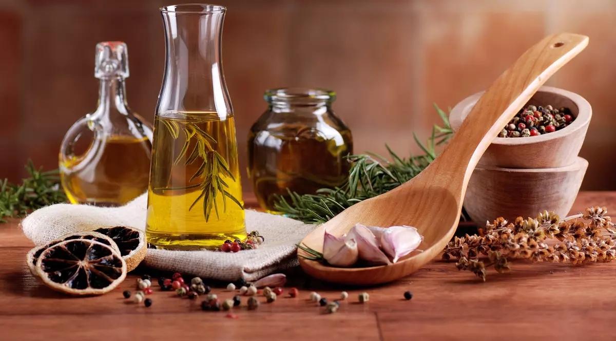 Care este diferența dintre uleiul presat și uleiul rafinat